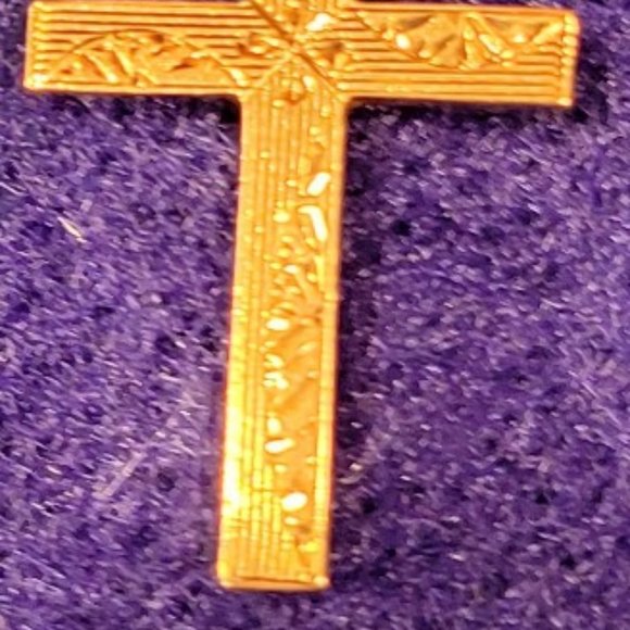 Vintage Esemco 10K Yellow Gold Etched Cross Pendant - Picture 3 of 6